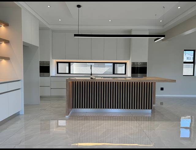 3 BEDROOM HOUSE FOR SALE IN SANDOWN